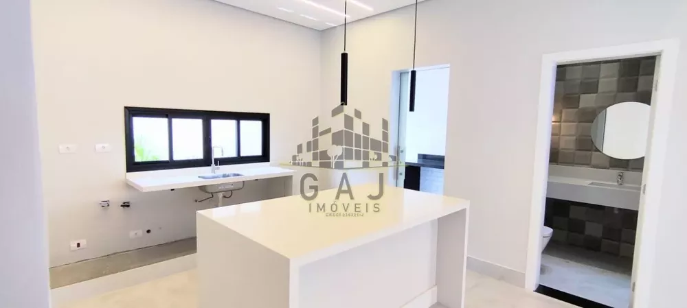 Casa de Condomínio à venda com 3 quartos, 207m² - Foto 4