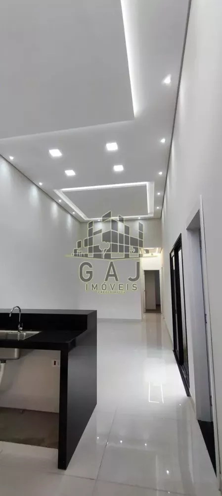 Casa à venda com 3 quartos, 141m² - Foto 2