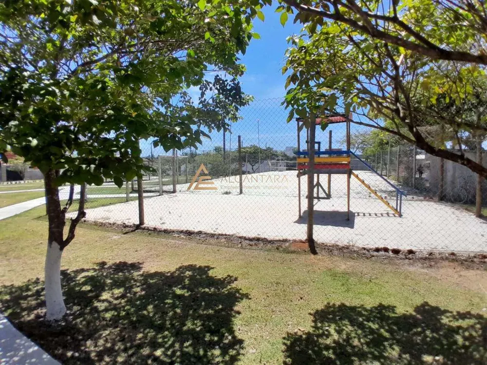 Casa, 4 quartos, 240 m² - Foto 1