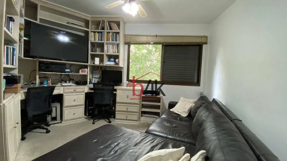 Apartamento, 4 quartos, 209 m² - Foto 2