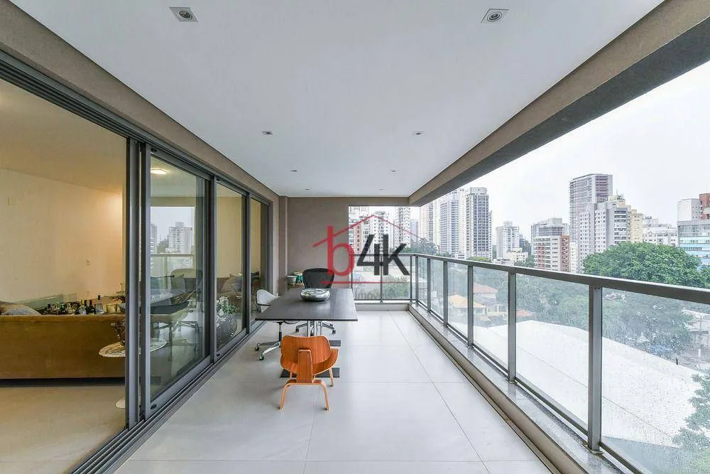 Apartamento, 3 quartos, 186 m² - Foto 1