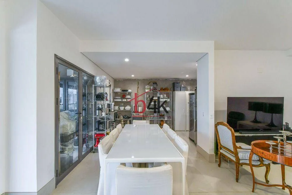 Apartamento, 3 quartos, 186 m² - Foto 2