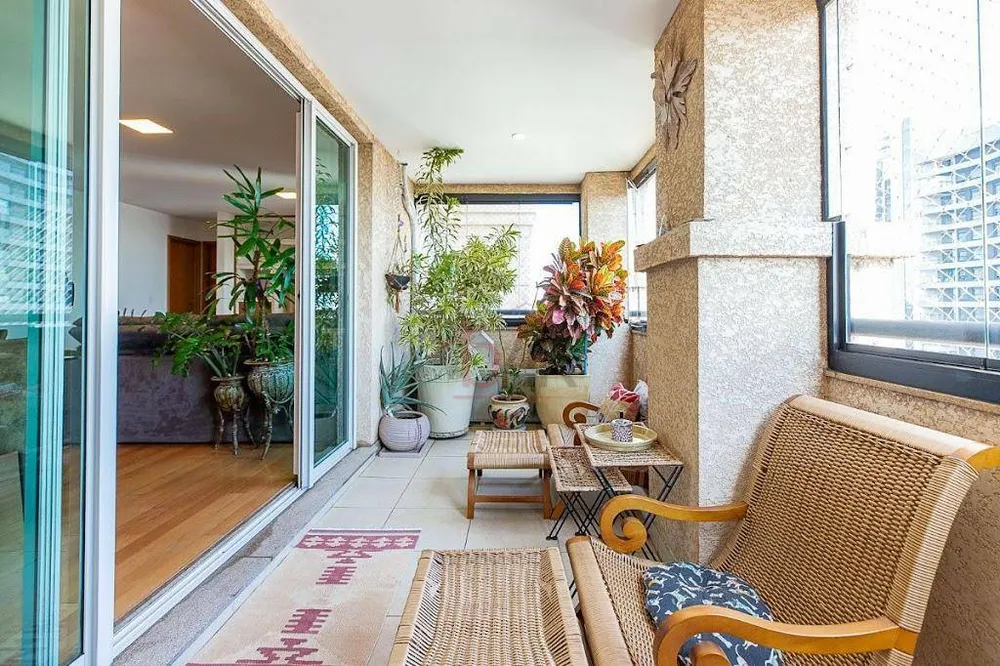 Apartamento, 3 quartos, 125 m² - Foto 2