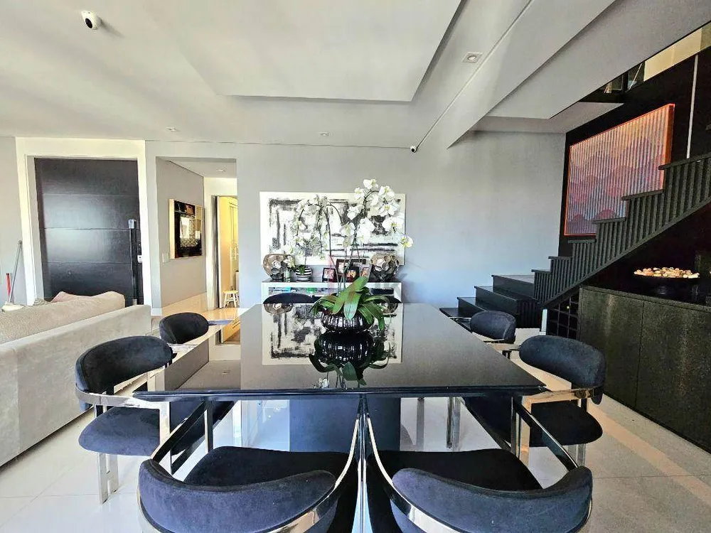 Cobertura, 3 quartos, 305 m² - Foto 2