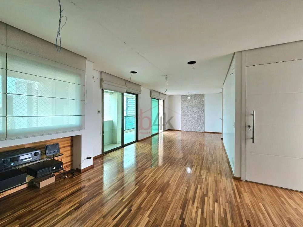Apartamento, 3 quartos, 147 m² - Foto 1