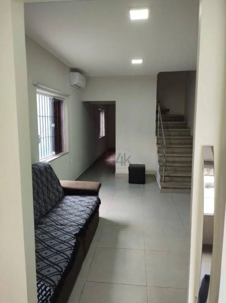 Casa, 3 quartos, 210 m² - Foto 3