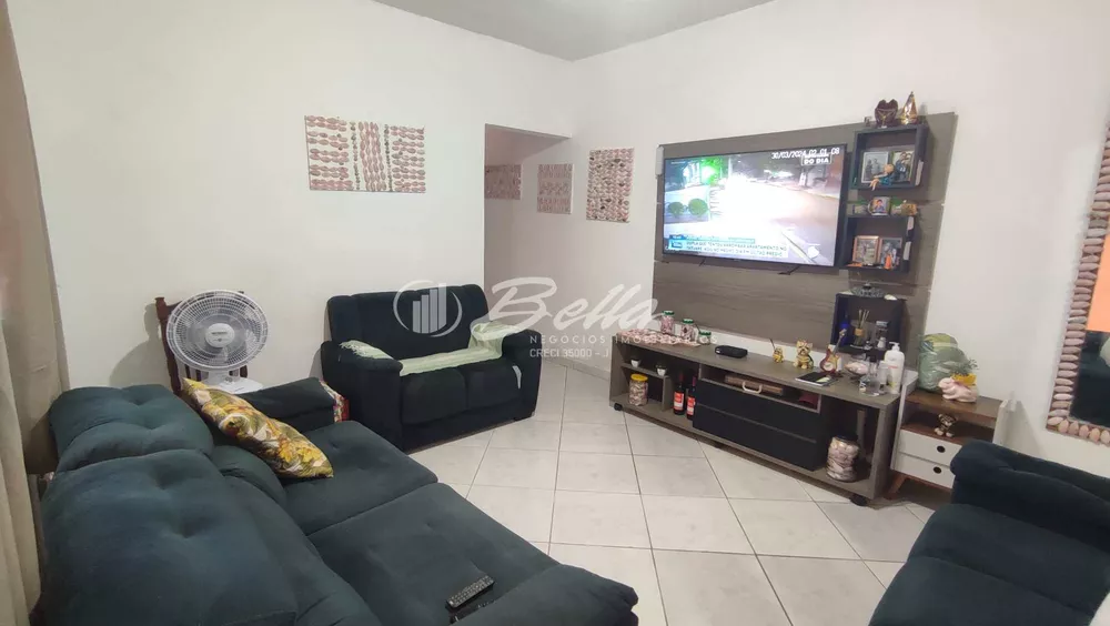 Casa à venda com 2 quartos, 61m² - Foto 4