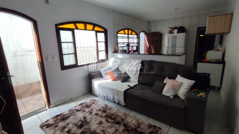 Casa à venda com 2 quartos, 80m² - Foto 4