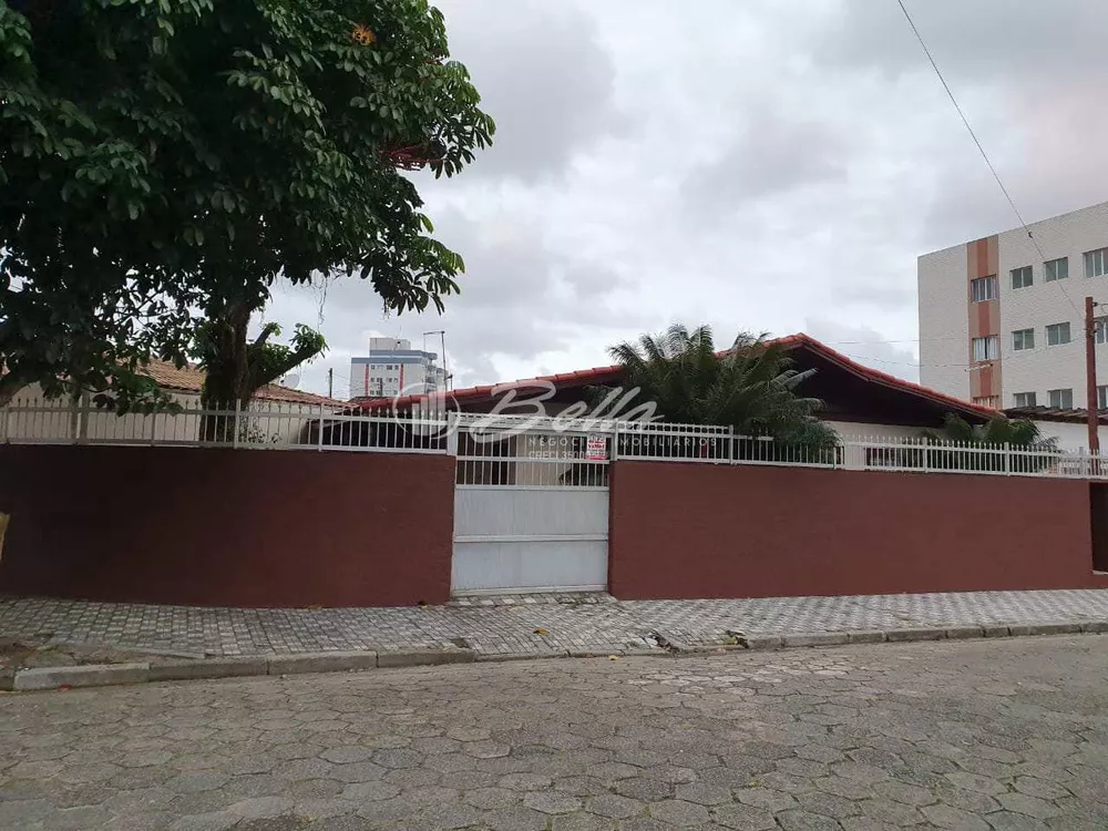 Casa à venda com 2 quartos, 109m² - Foto 1