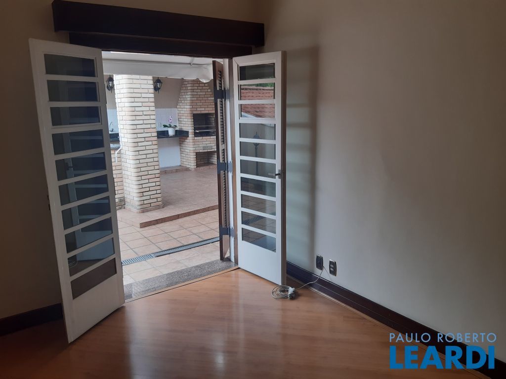 Casa à venda com 3 quartos, 160m² - Foto 17