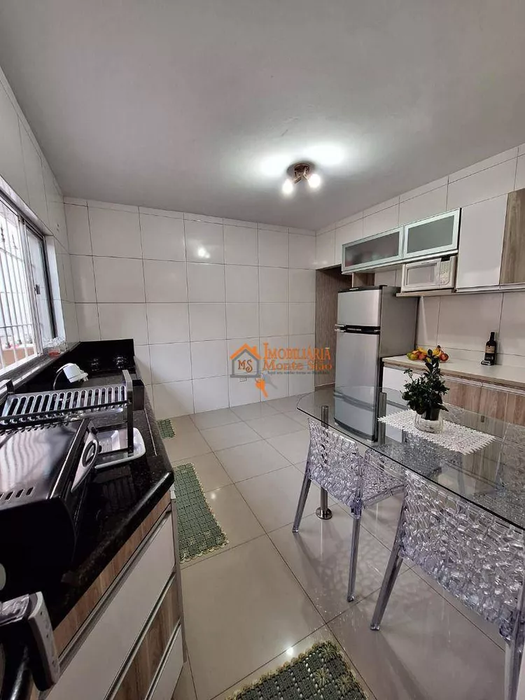 Sobrado à venda com 3 quartos, 214m² - Foto 1