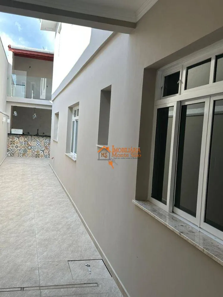 Sobrado, 3 quartos, 210 m² - Foto 1