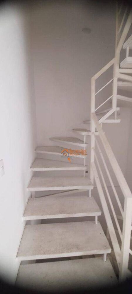 Sobrado à venda com 3 quartos, 300m² - Foto 4
