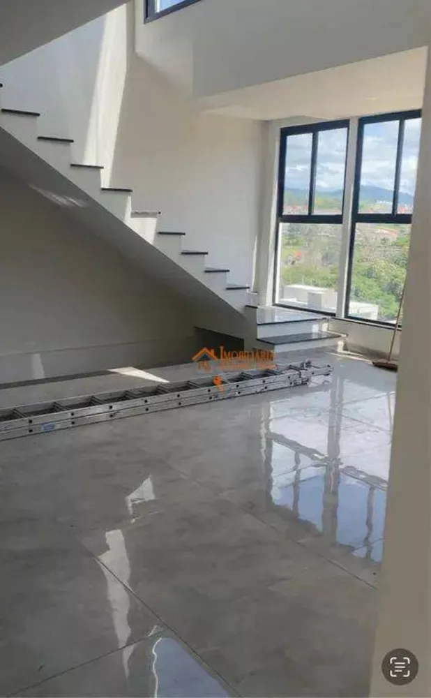 Casa de Condomínio à venda com 3 quartos, 242m² - Foto 3