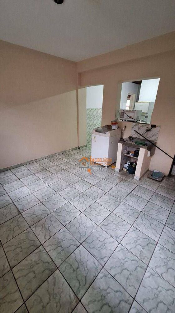 Casa à venda com 1 quarto, 47m² - Foto 2