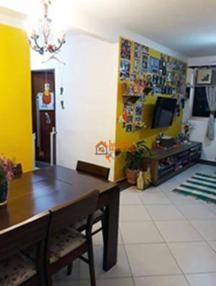 Apartamento à venda com 3 quartos, 76m² - Foto 2