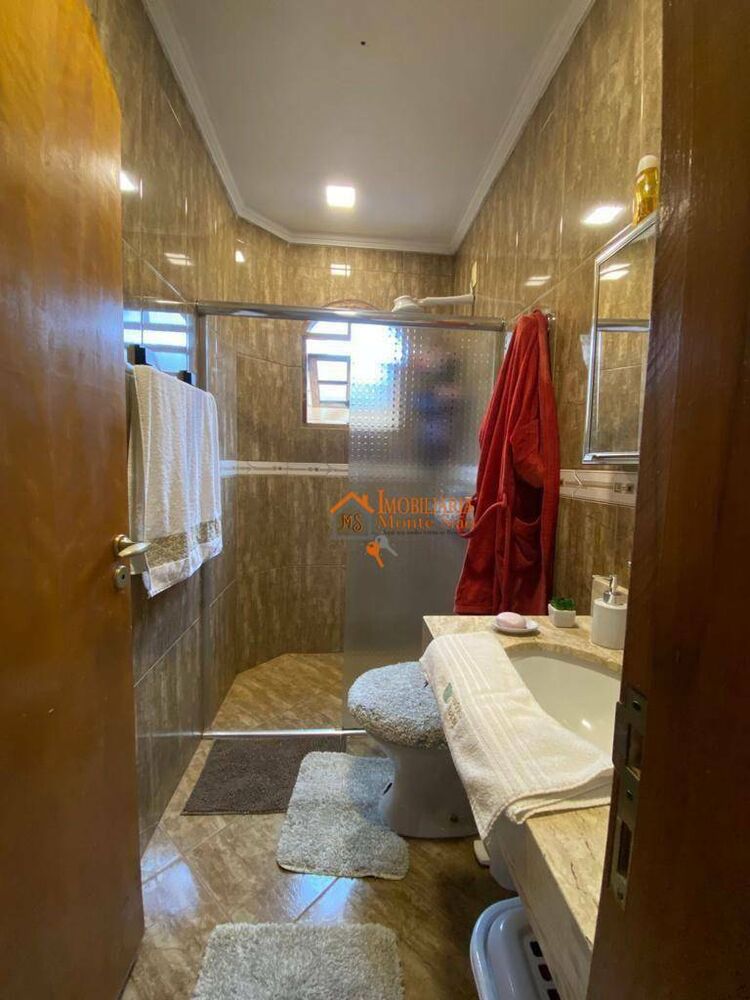 Sobrado, 3 quartos, 257 m² - Foto 1