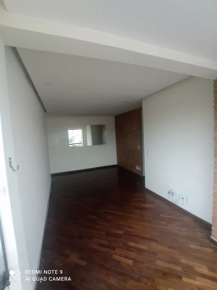 Apartamento à venda com 3 quartos, 74m² - Foto 2