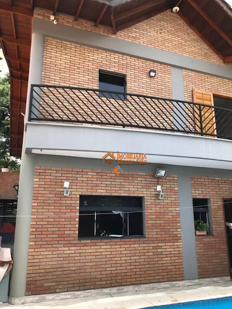 Sobrado à venda com 3 quartos, 375m² - Foto 2