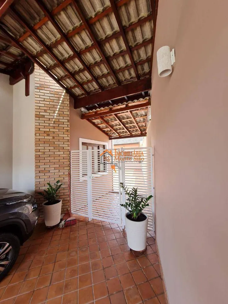 Sobrado, 3 quartos, 219 m² - Foto 1