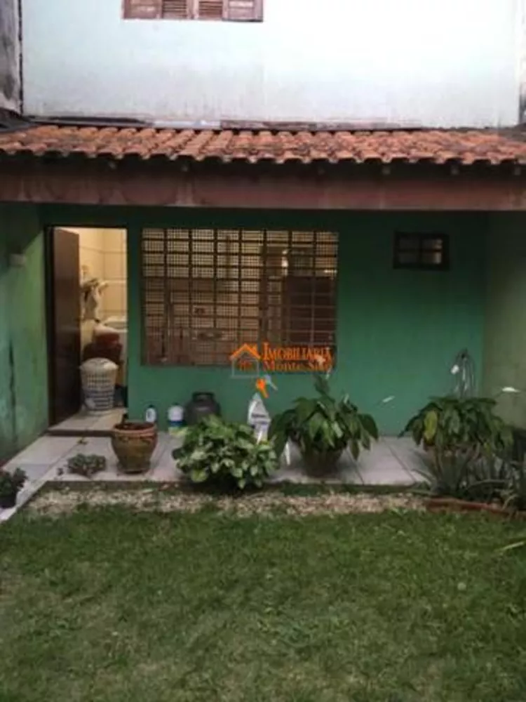 Sobrado à venda com 4 quartos, 200m² - Foto 1