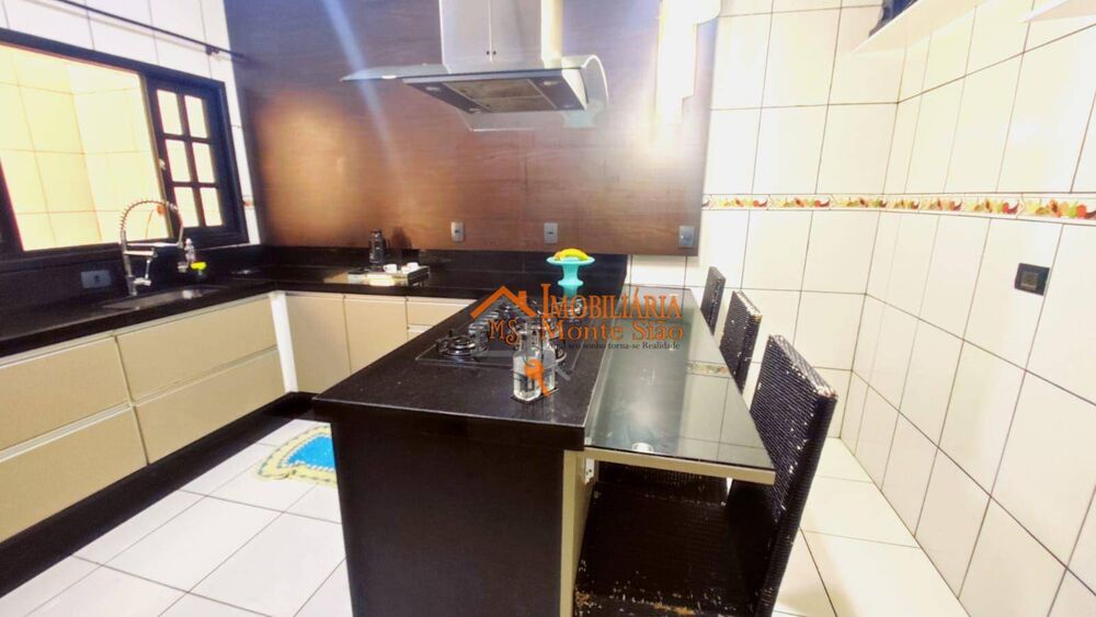 Sobrado, 4 quartos, 240 m² - Foto 1
