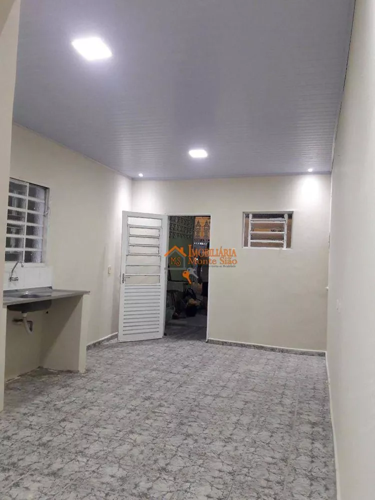 Casa à venda com 3 quartos, 1m² - Foto 1