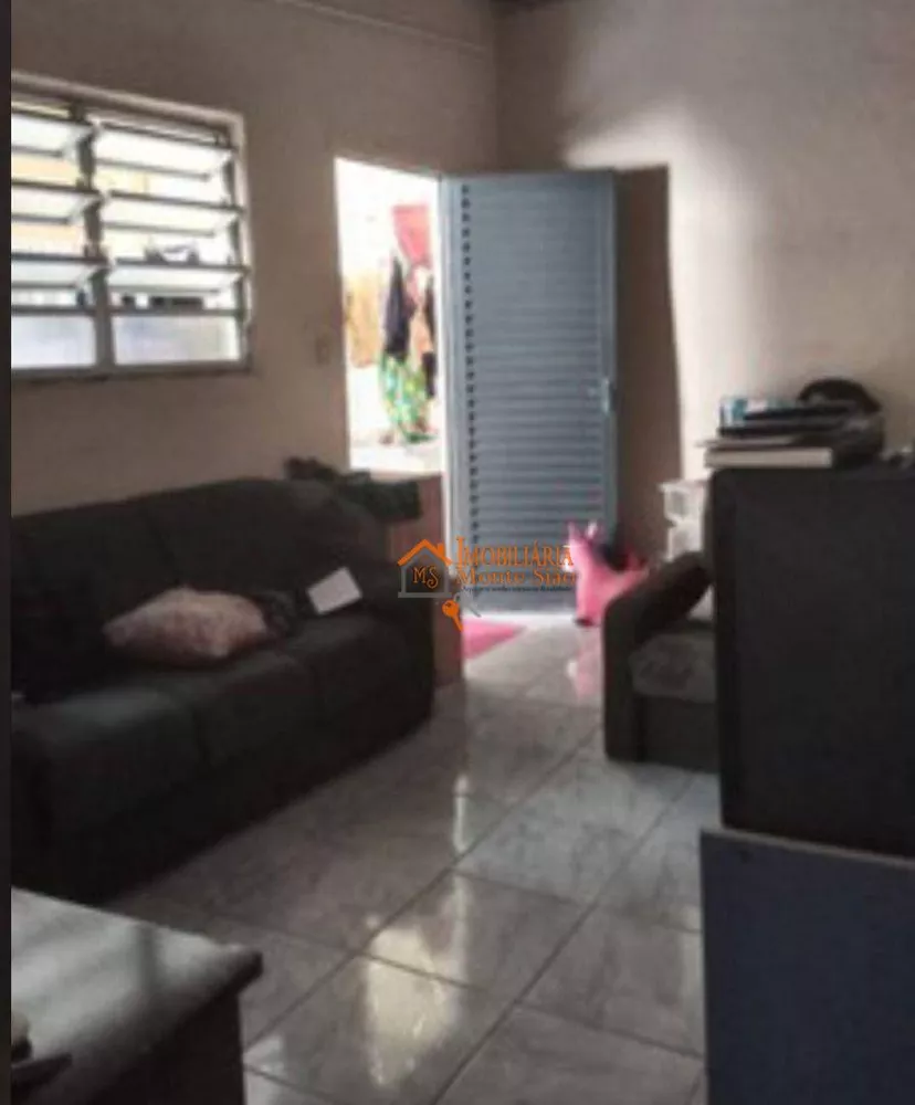 Sobrado à venda com 4 quartos, 216m² - Foto 1