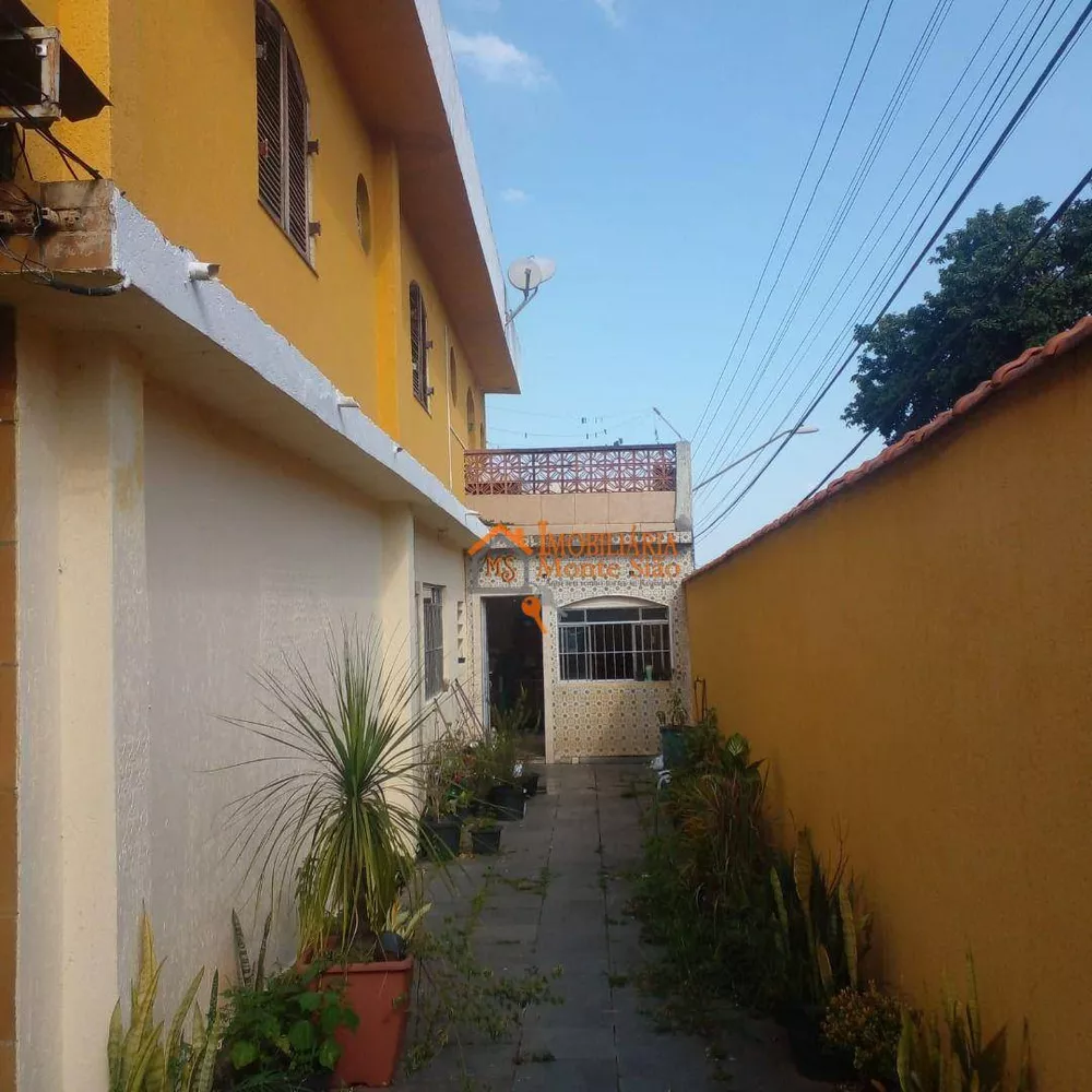 Sobrado à venda com 3 quartos, 240m² - Foto 1