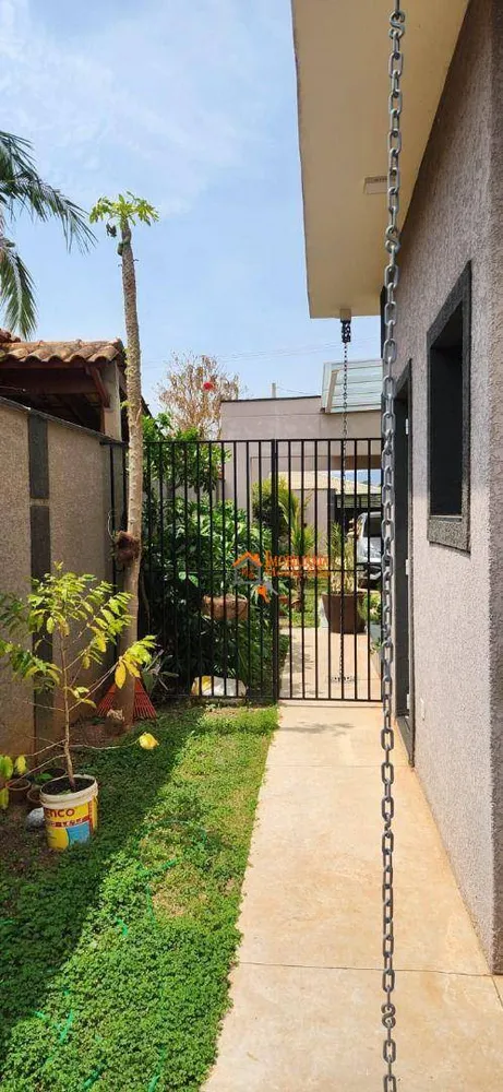 Chácara, 3 quartos, 2000 m² - Foto 1