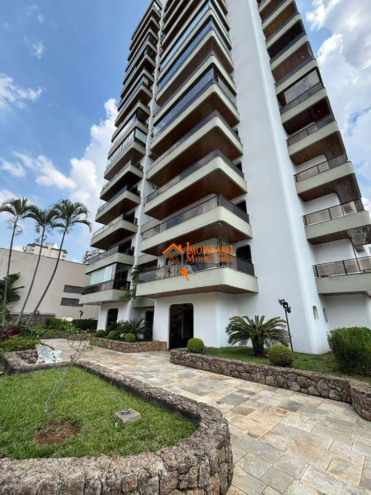 Apartamento, 3 quartos, 220 m² - Foto 1