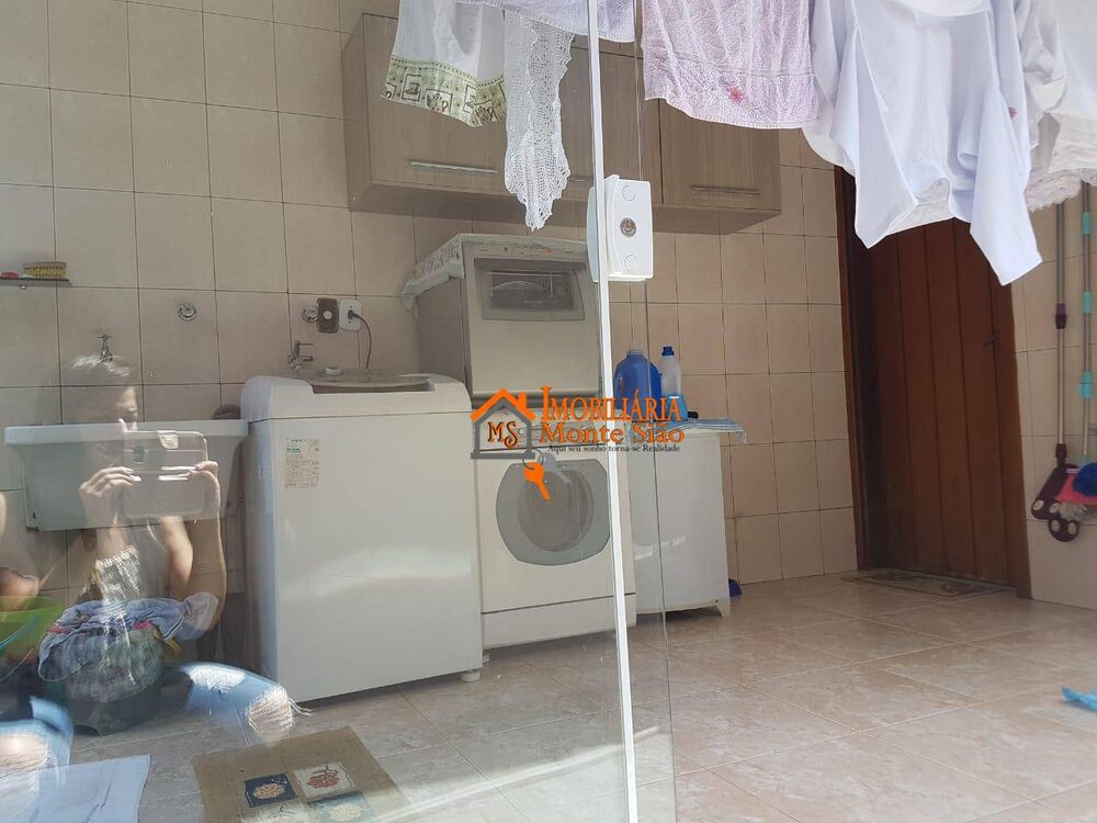 Sobrado à venda com 4 quartos, 275m² - Foto 1