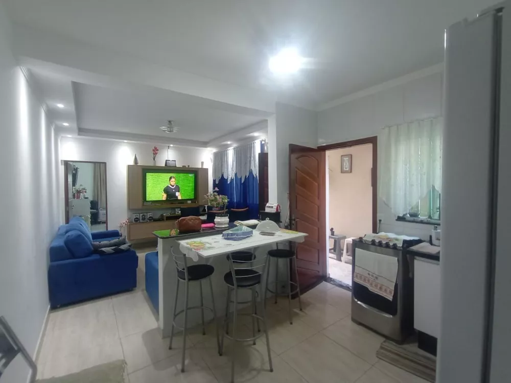 Casa à venda com 2 quartos, 90m² - Foto 1