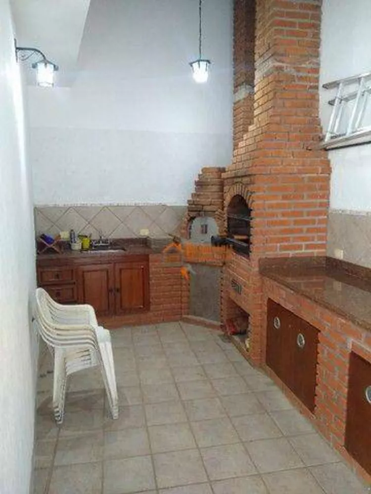Casa, 4 quartos, 240 m² - Foto 2
