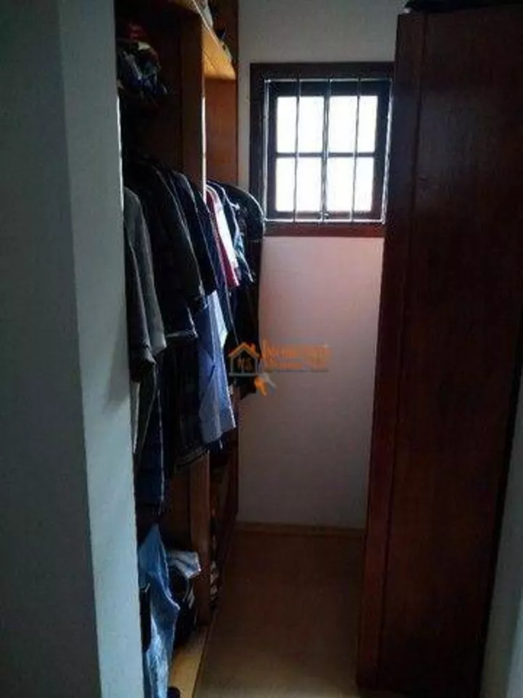 Casa, 4 quartos, 240 m² - Foto 1