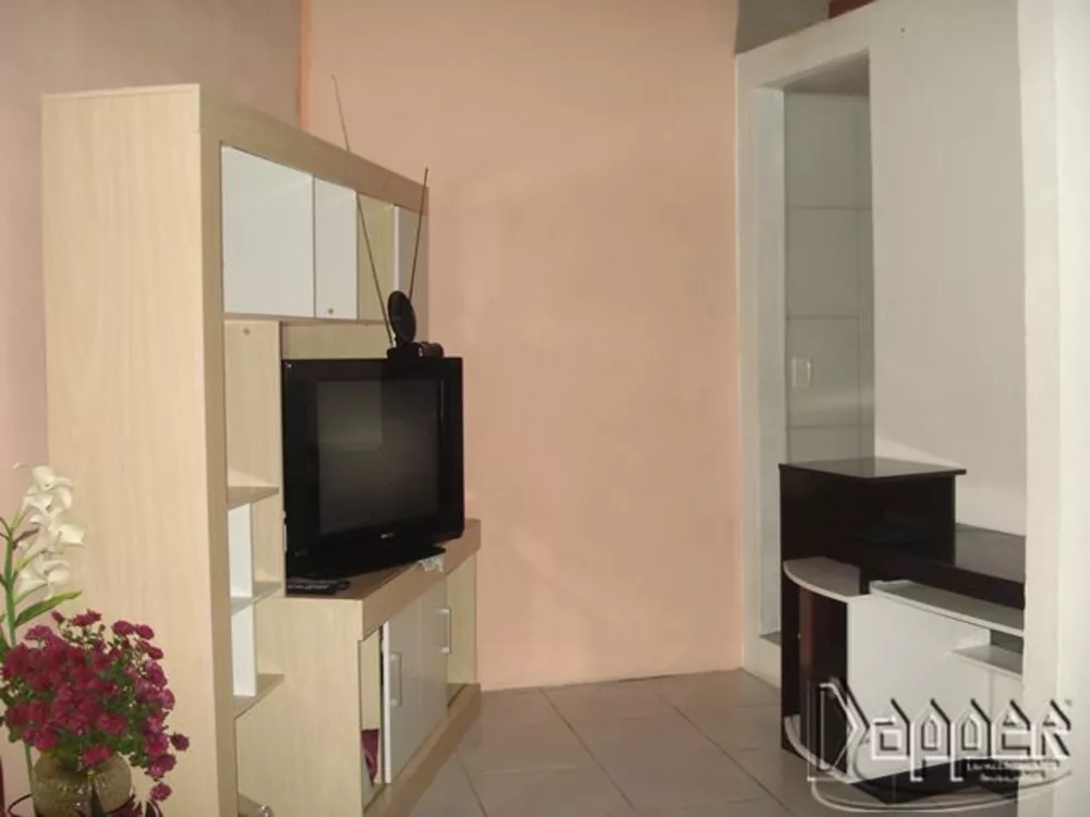 Casa à venda com 2 quartos, 210m² - Foto 1