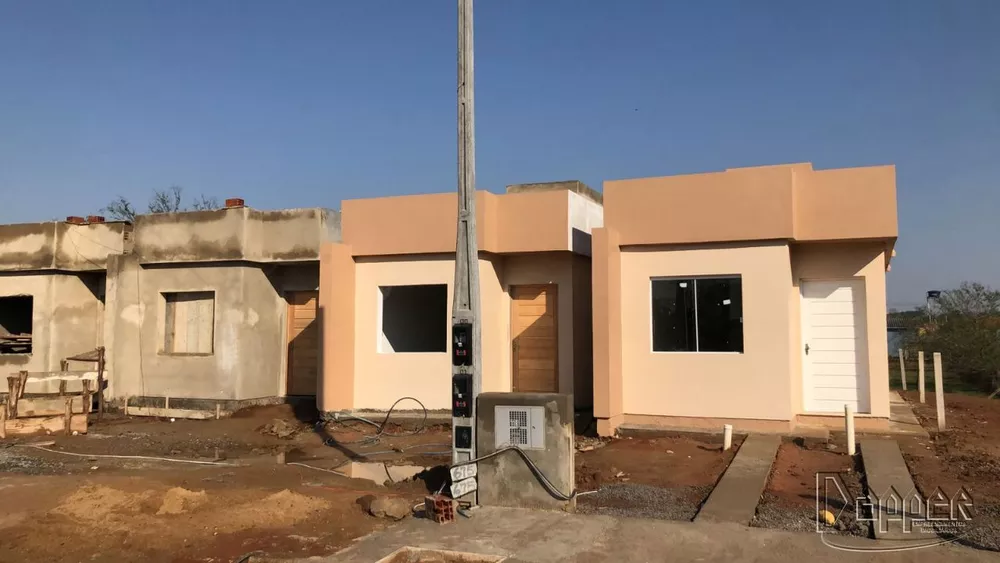 Casa à venda com 2 quartos, 48m² - Foto 1