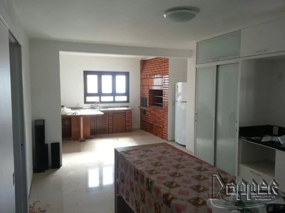 Casa à venda com 5 quartos, 229m² - Foto 4