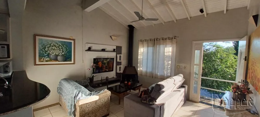 Casa à venda com 3 quartos, 250m² - Foto 2