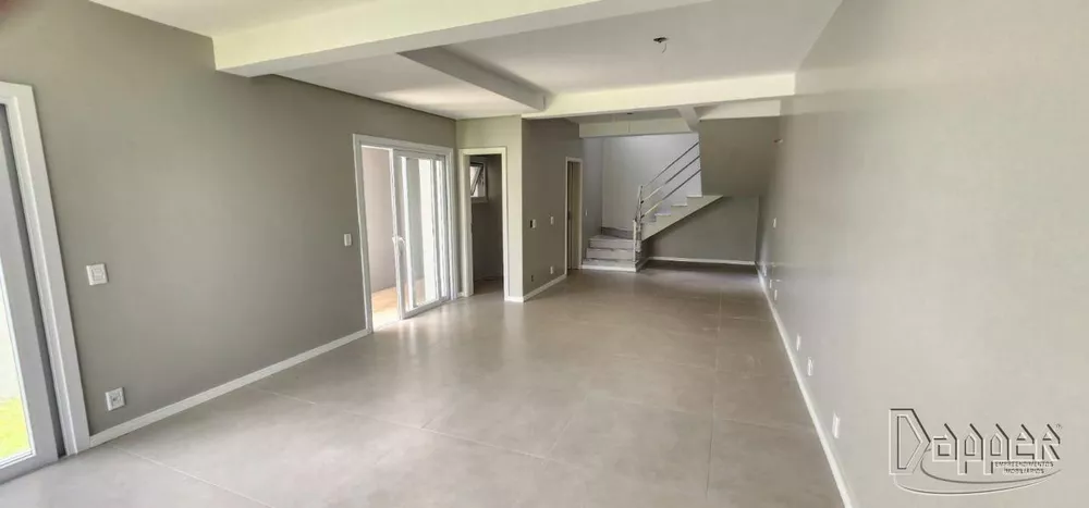 Casa à venda com 3 quartos, 167m² - Foto 2