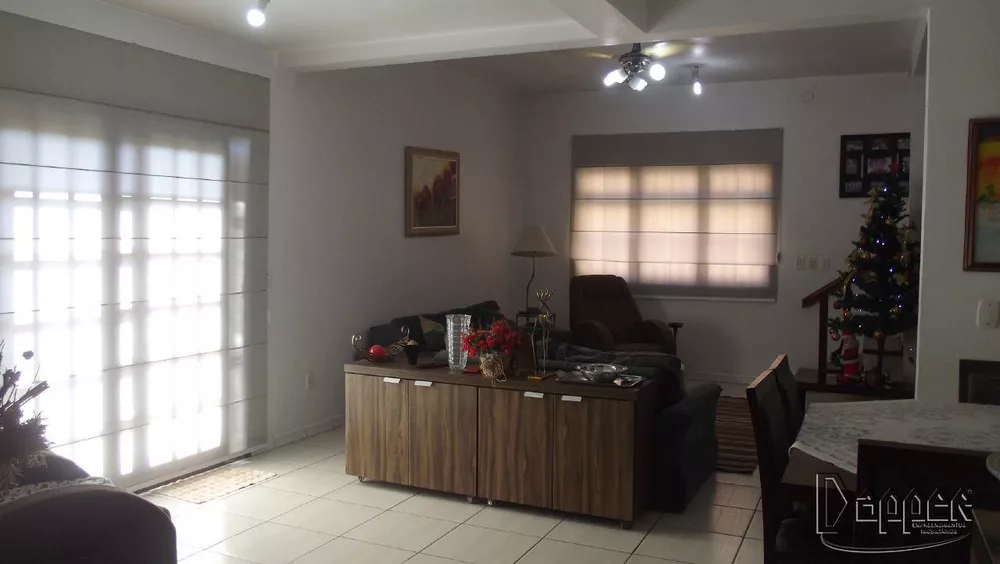 Casa à venda com 3 quartos, 332m² - Foto 3