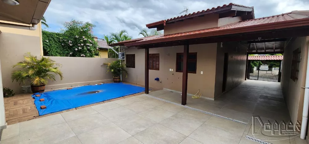 Casa à venda com 3 quartos, 149m² - Foto 1