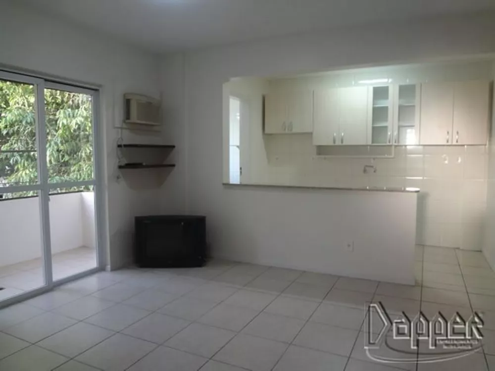 Apartamento à venda com 2 quartos, 69m² - Foto 2