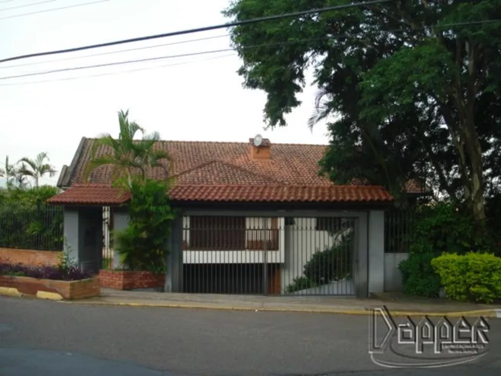 Casa à venda com 3 quartos, 563 - Foto 1