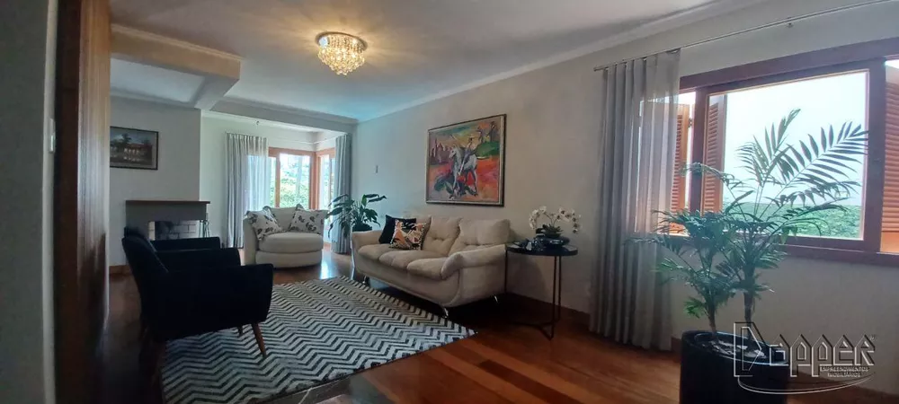 Casa à venda com 3 quartos, 288m² - Foto 3