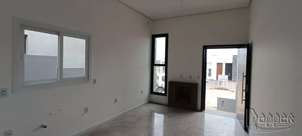 Casa à venda com 2 quartos, 63m² - Foto 1