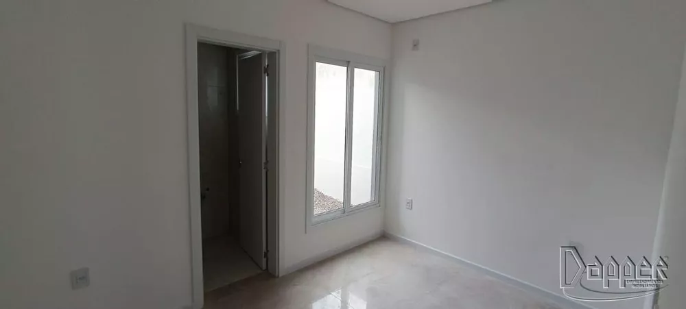 Casa à venda com 2 quartos, 63m² - Foto 3