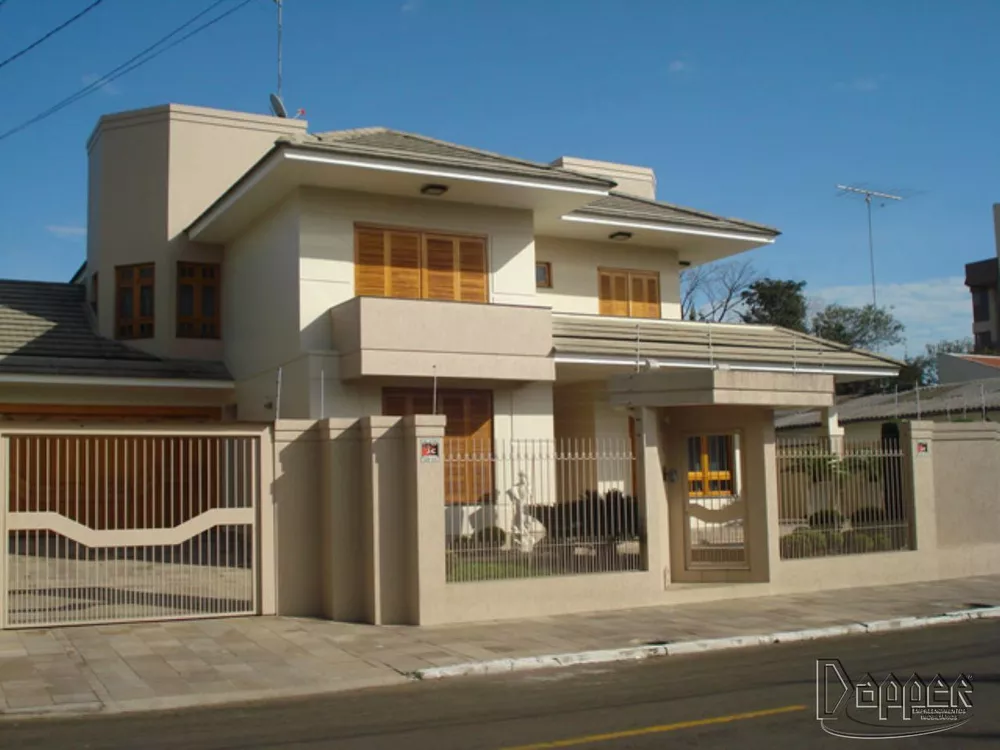 Casa à venda com 5 quartos, 370 - Foto 1