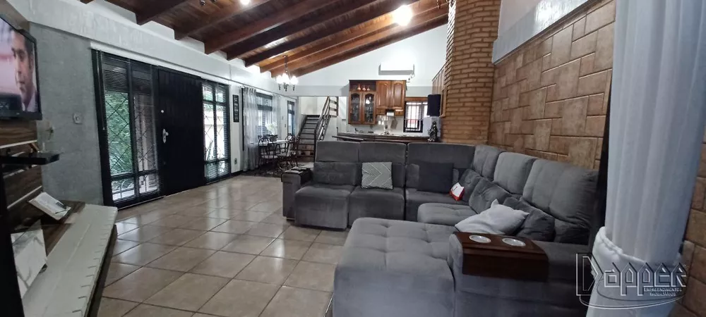 Casa à venda com 2 quartos, 162m² - Foto 2