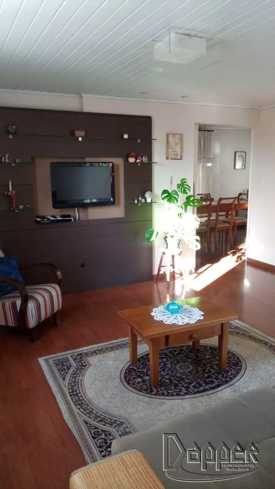 Casa à venda com 4 quartos, 250m² - Foto 2